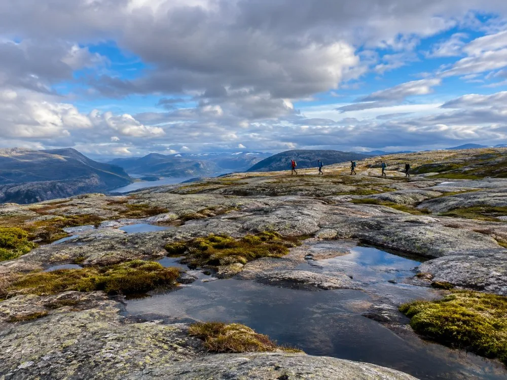 The open rock plateau of Kjerag with cairns marking the route across it